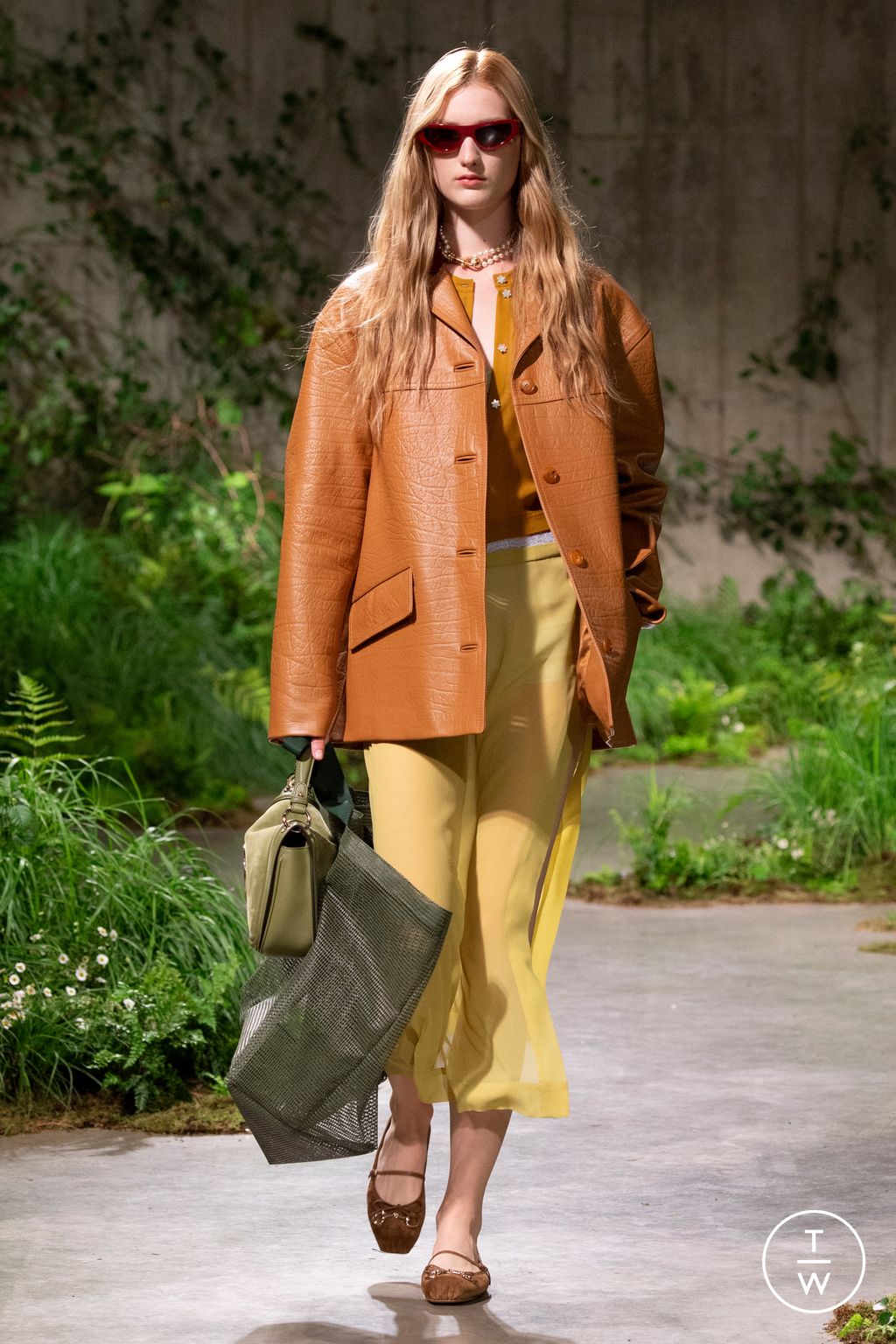 Fashion Week Milan Resort 2025 look 46 from the Gucci collection 女装