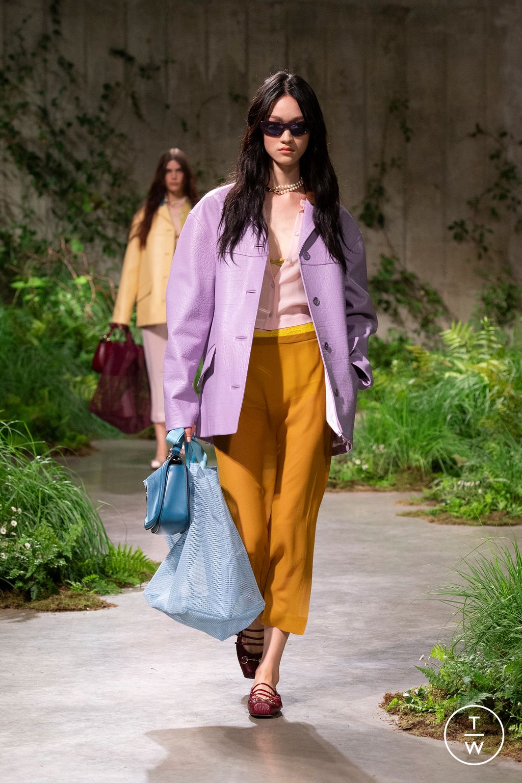 Fashion Week Milan Resort 2025 look 47 from the Gucci collection 女装