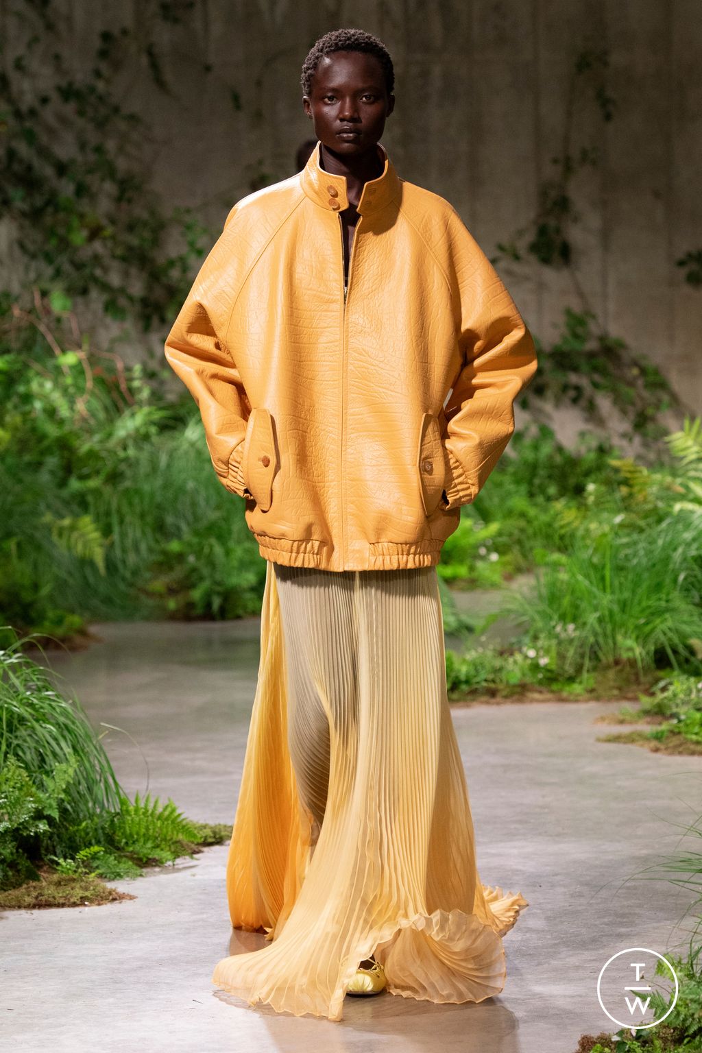 Fashion Week Milan Resort 2025 look 49 from the Gucci collection 女装