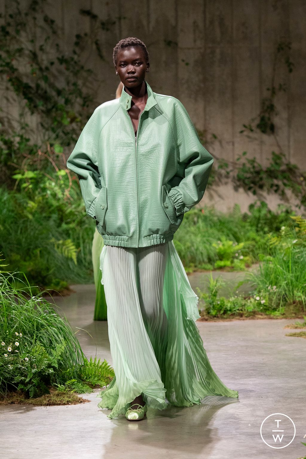 Fashion Week Milan Resort 2025 look 50 from the Gucci collection womenswear