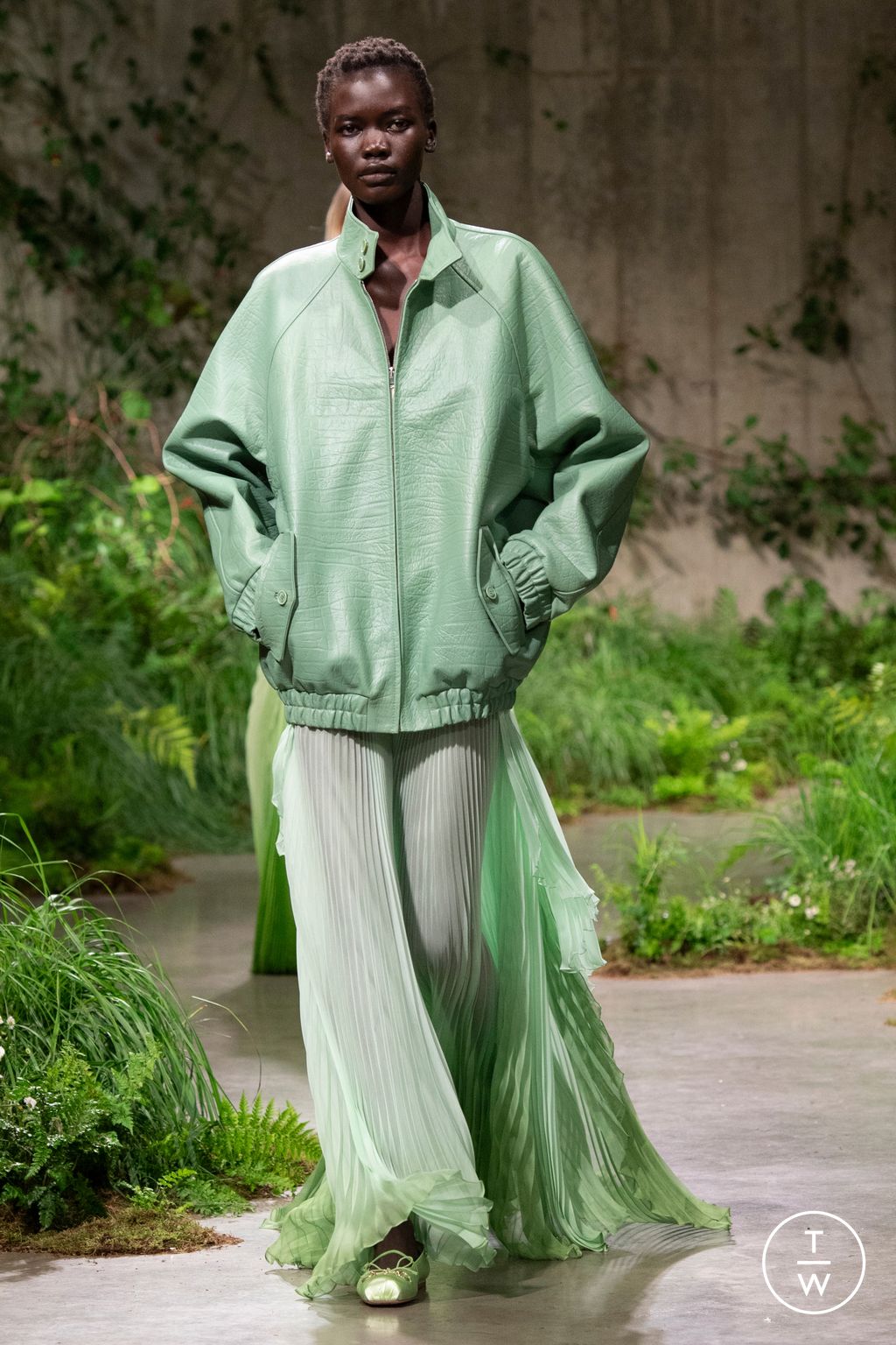 Fashion Week Milan Resort 2025 look 50 from the Gucci collection 女装