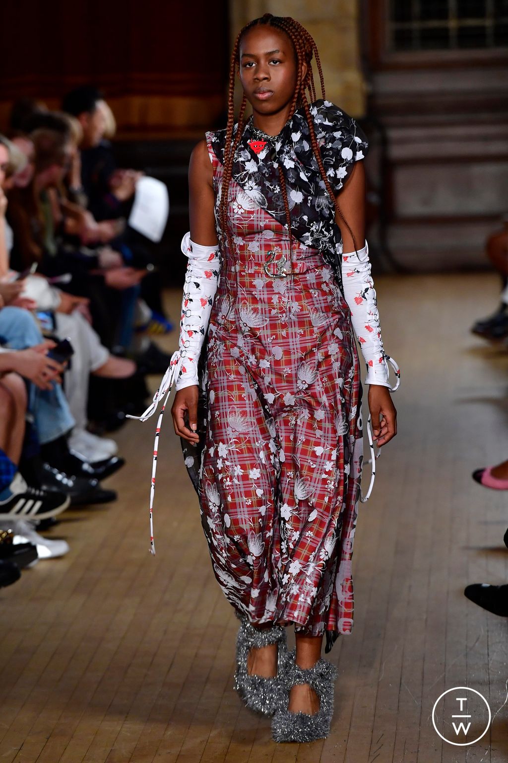 Fashion Week London Spring/Summer 2023 look 36 from the Chopova Lowena collection 女装