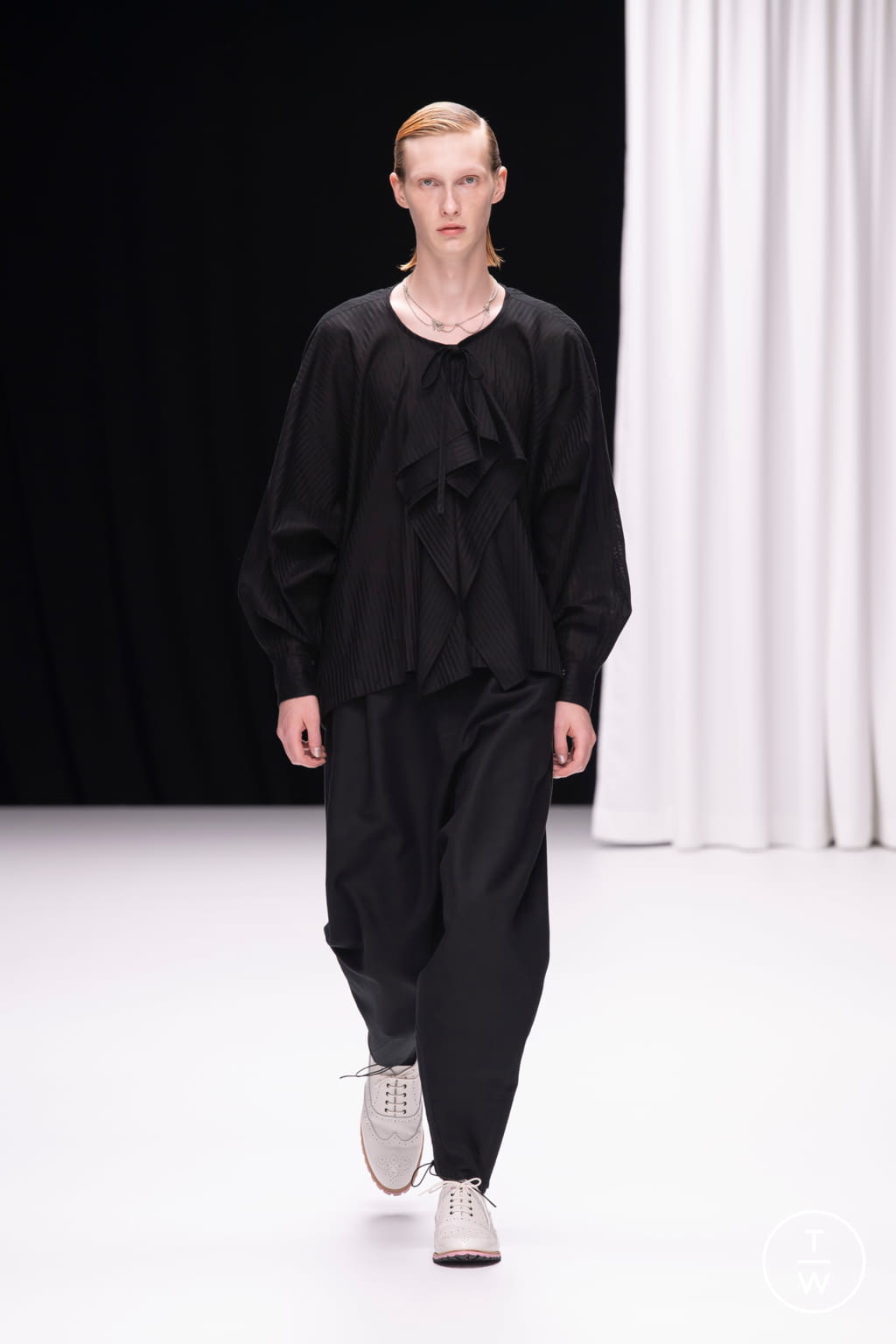 Fashion Week Paris Resort 2022 look 25 from the Beautiful People collection womenswear