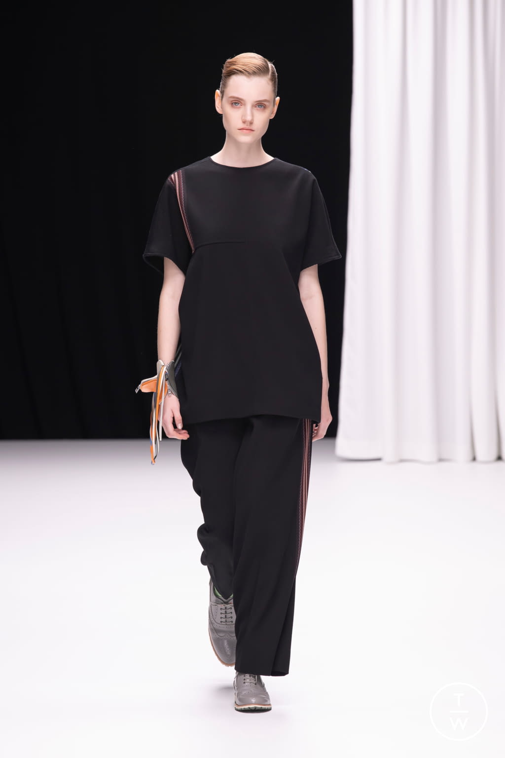 Fashion Week Paris Resort 2022 look 42 from the Beautiful People collection 女装