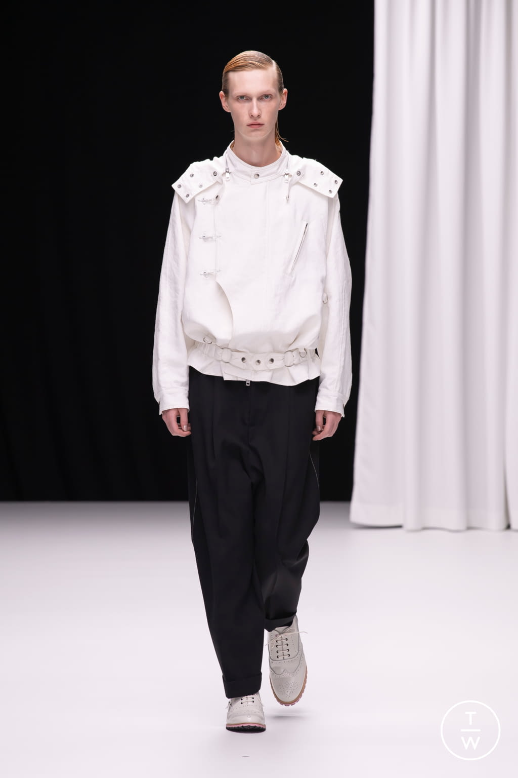 Fashion Week Paris Resort 2022 look 3 from the Beautiful People collection 女装