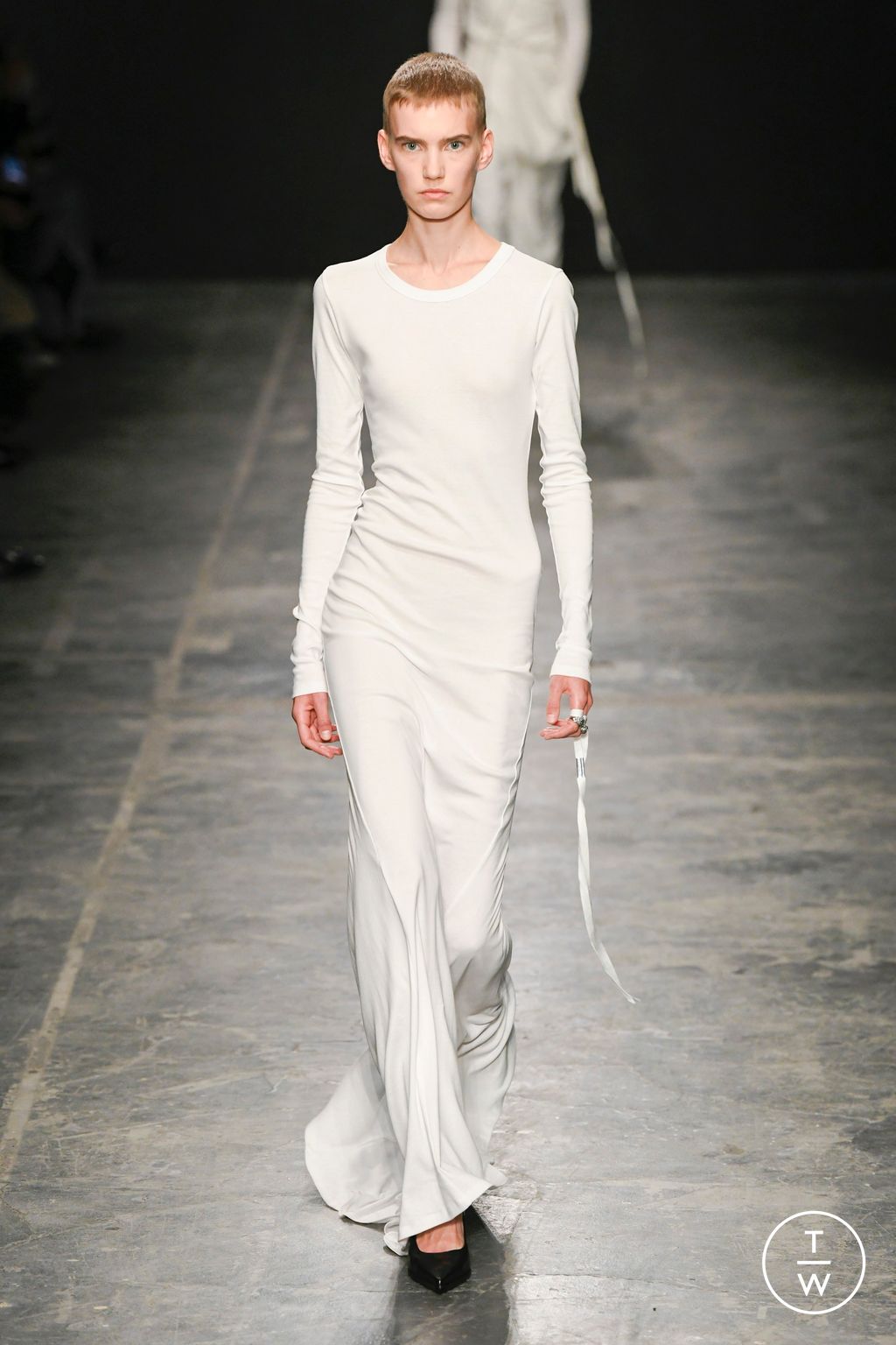 Fashion Week Paris Spring/Summer 2023 look 33 from the Ann Demeulemeester collection womenswear