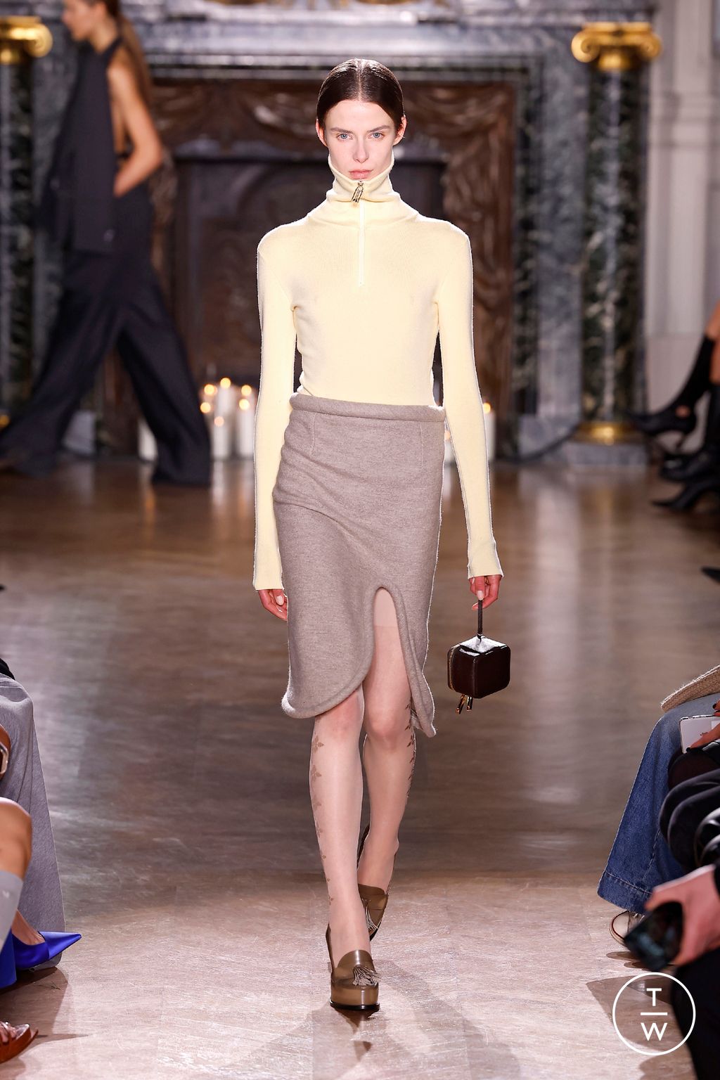 Fashion Week Paris Fall/Winter 2024 look 5 from the Victoria Beckham collection womenswear