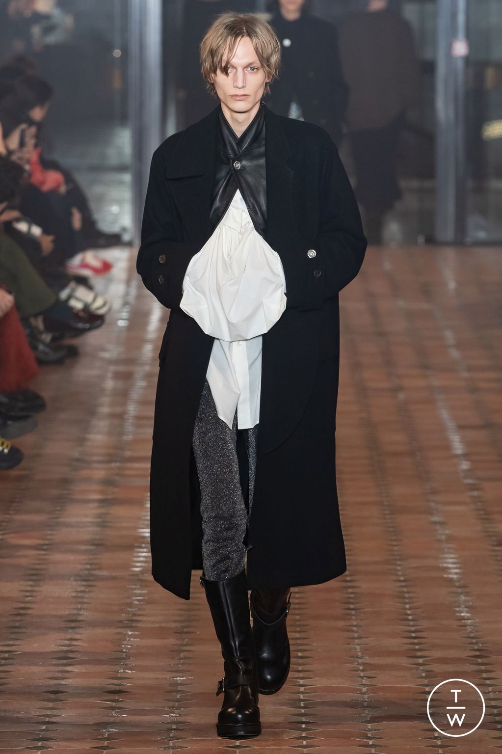Fashion Week Paris Fall/Winter 2024 look 3 from the BED j.w. FORD collection menswear