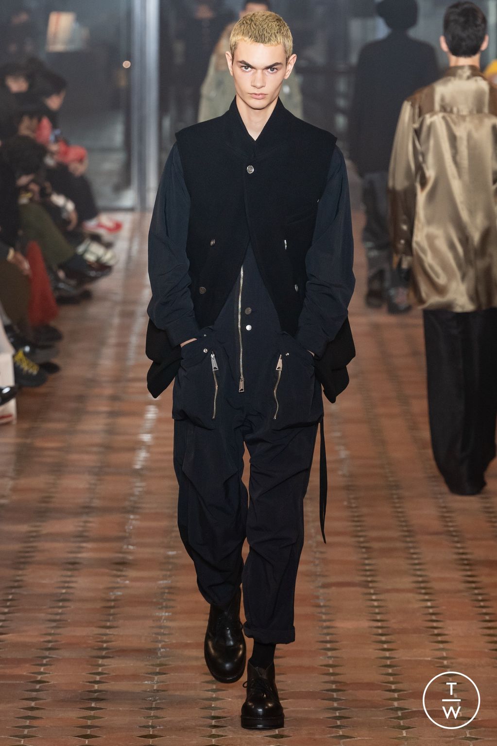 Fashion Week Paris Fall/Winter 2024 look 9 from the BED j.w. FORD collection menswear