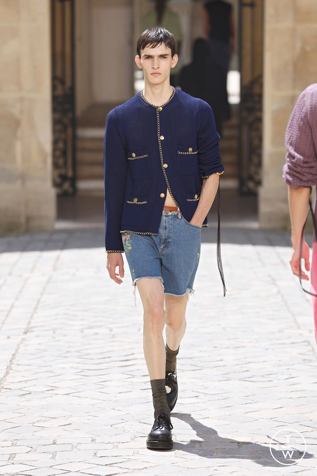 Fashion Week Paris Spring-Summer 2025 look 25 from the BED j.w. FORD collection 男装