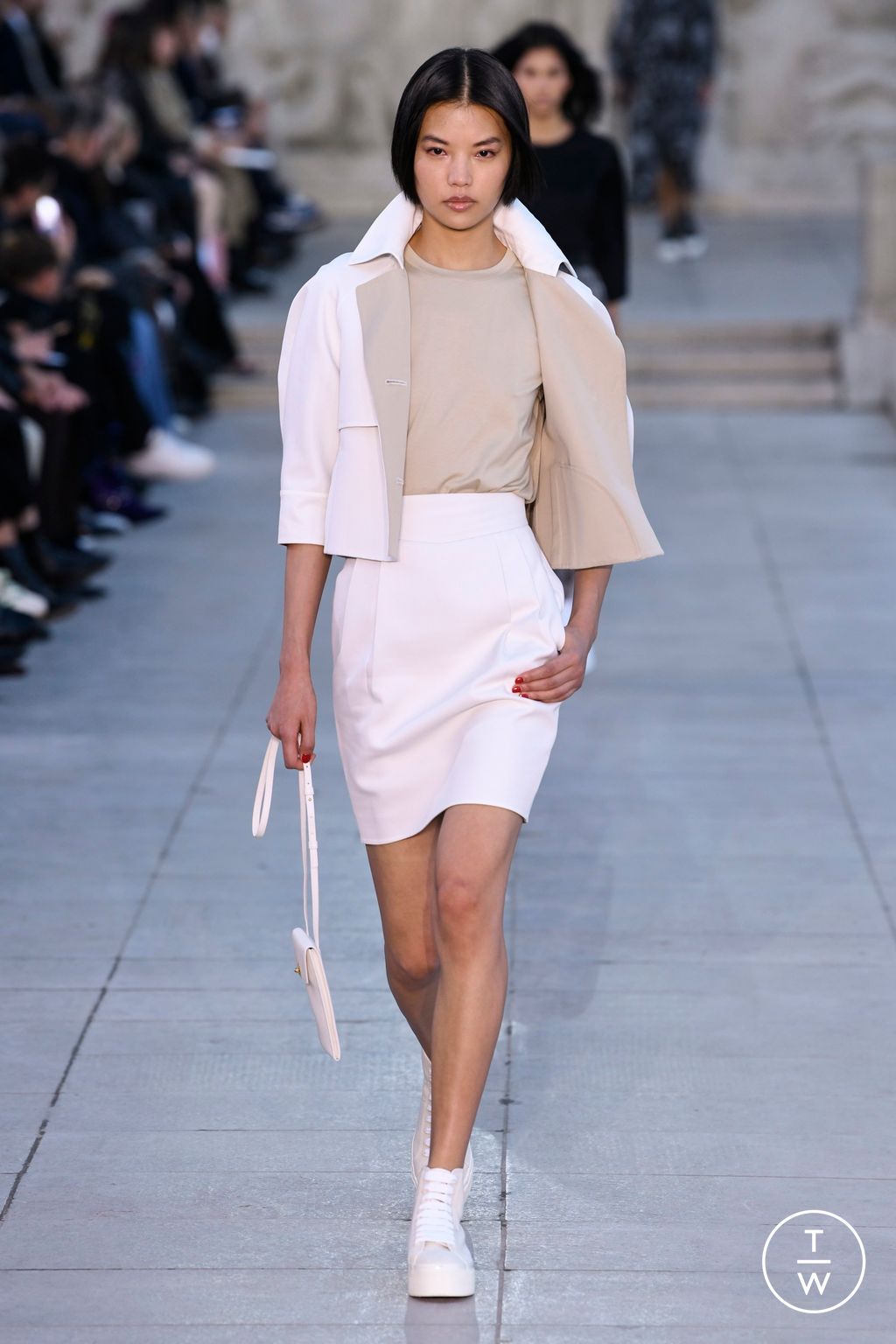 Fashion Week Paris Spring/Summer 2023 look 20 from the Akris collection 女装