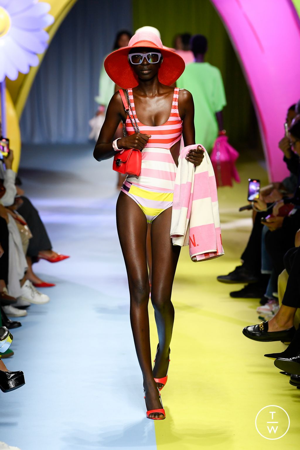 Fashion Week Milan Spring/Summer 2024 look 23 from the BENETTON collection womenswear