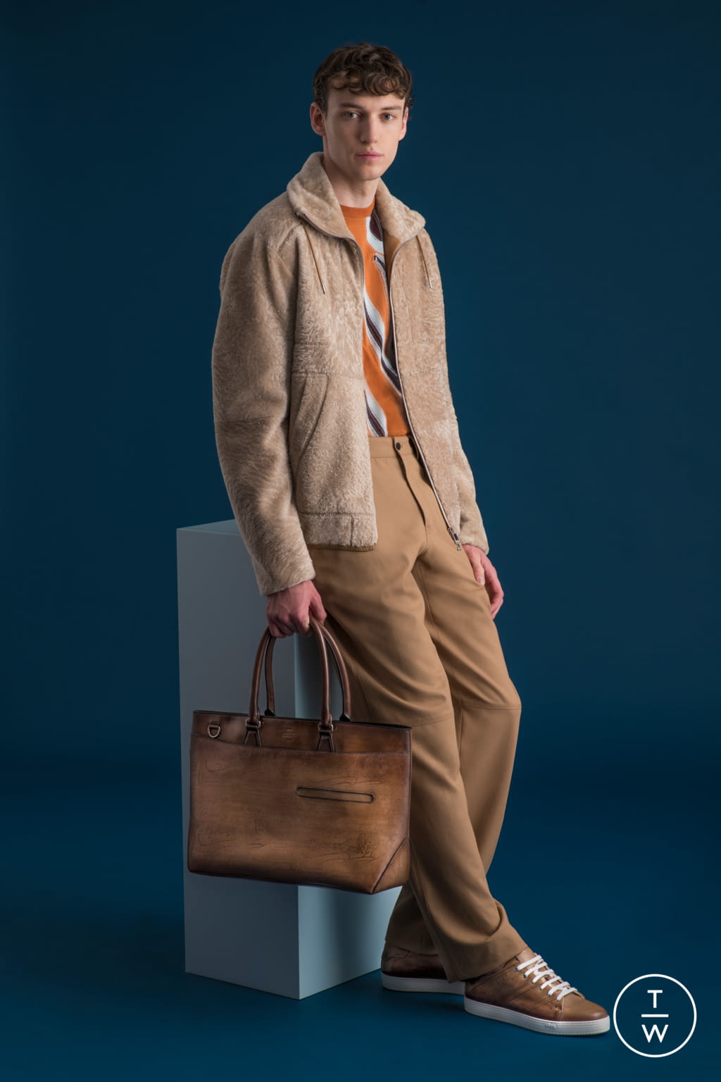 Fashion Week Milan Spring/Summer 2022 look 21 from the Berluti collection menswear