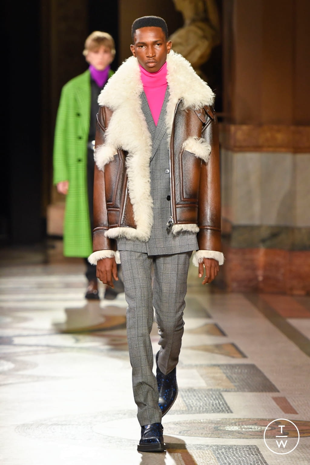 Fashion Week Paris Fall/Winter 2020 look 2 from the Berluti collection 男装