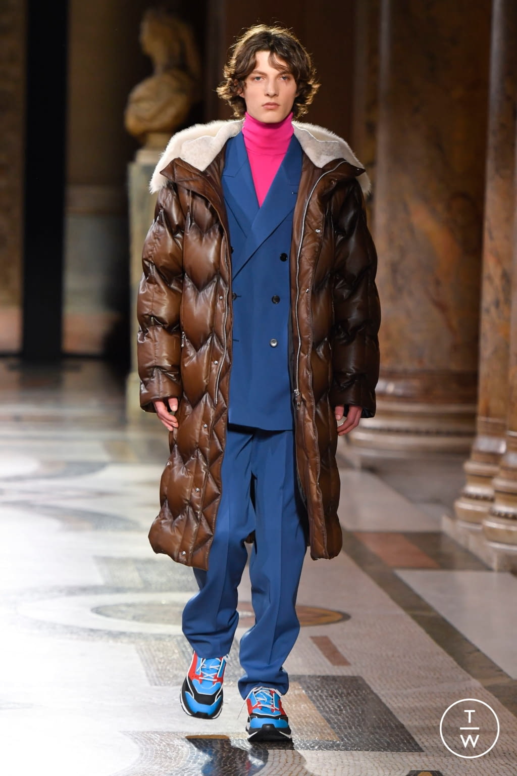 Fashion Week Paris Fall/Winter 2020 look 23 from the Berluti collection 男装