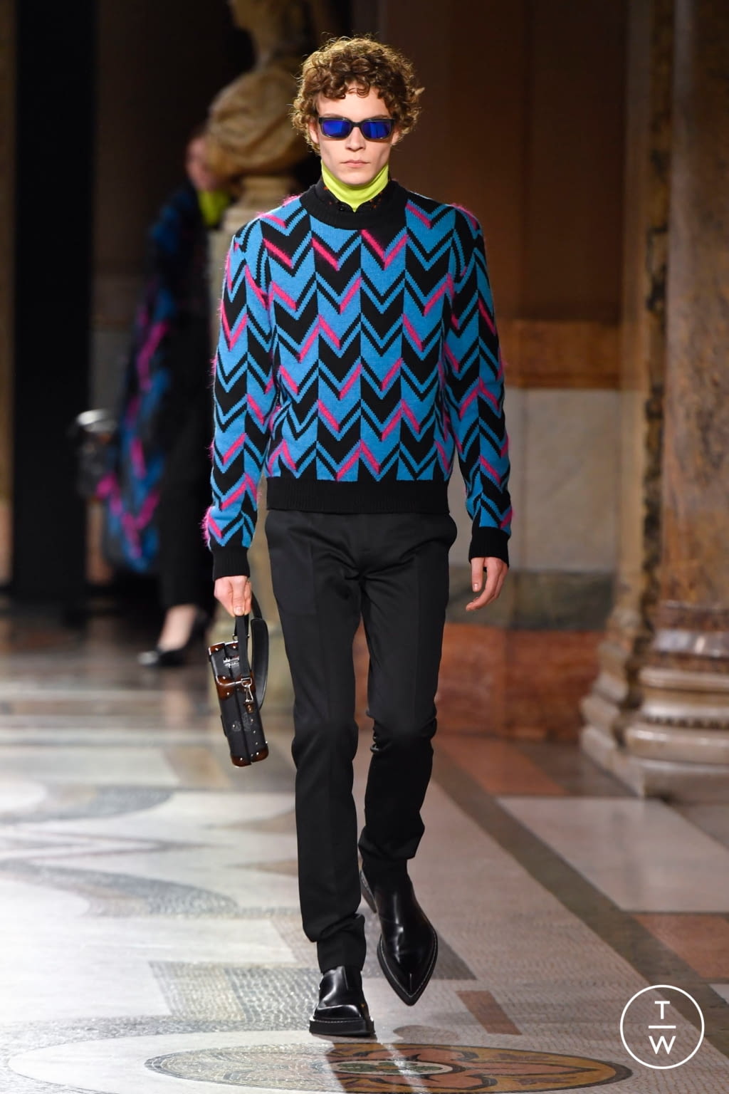 Fashion Week Paris Fall/Winter 2020 look 25 from the Berluti collection 男装