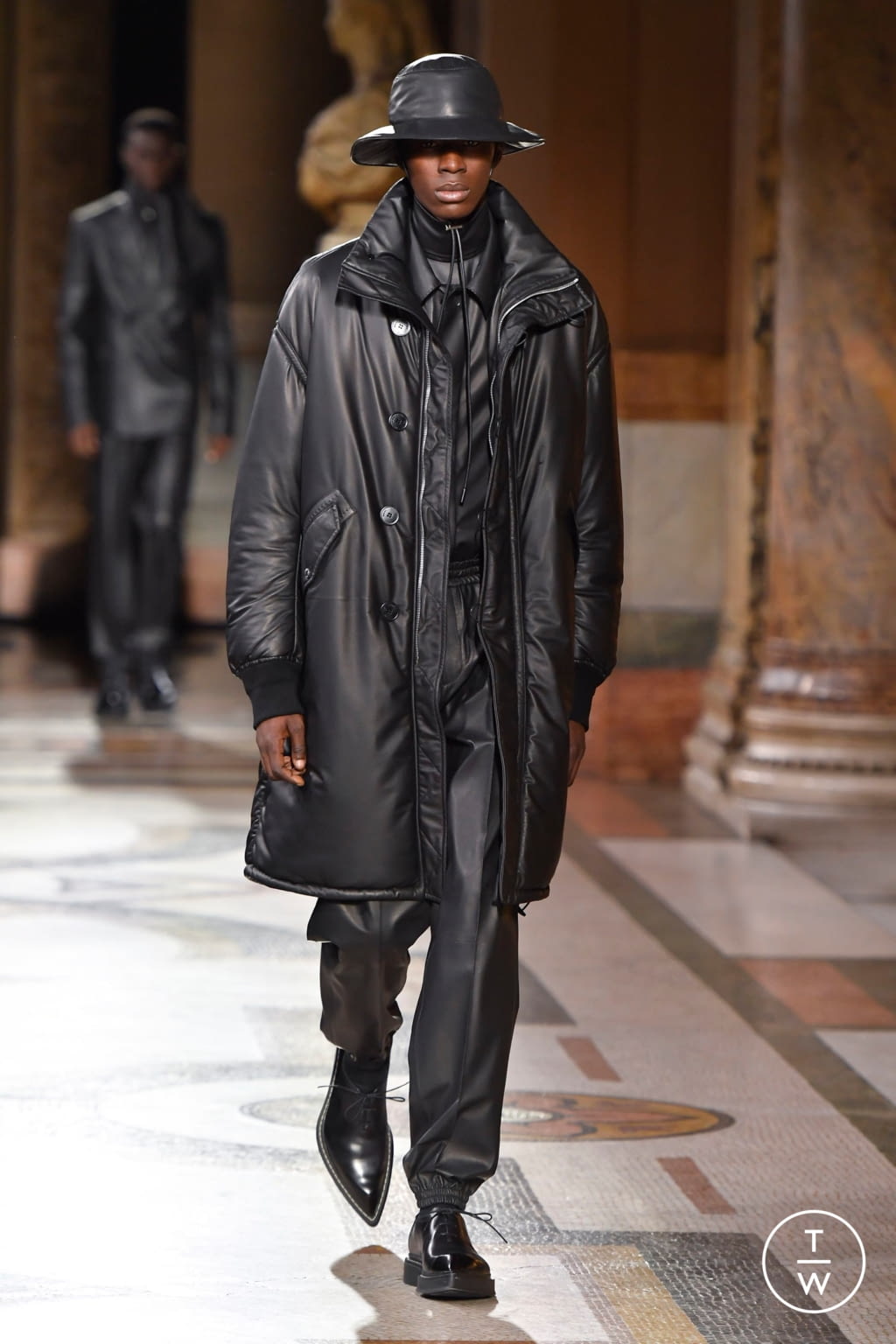 Fashion Week Paris Fall/Winter 2020 look 27 from the Berluti collection menswear