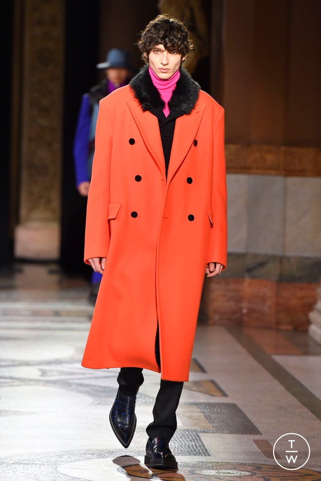 Fashion Week Paris Fall/Winter 2020 look 30 from the Berluti collection 男装