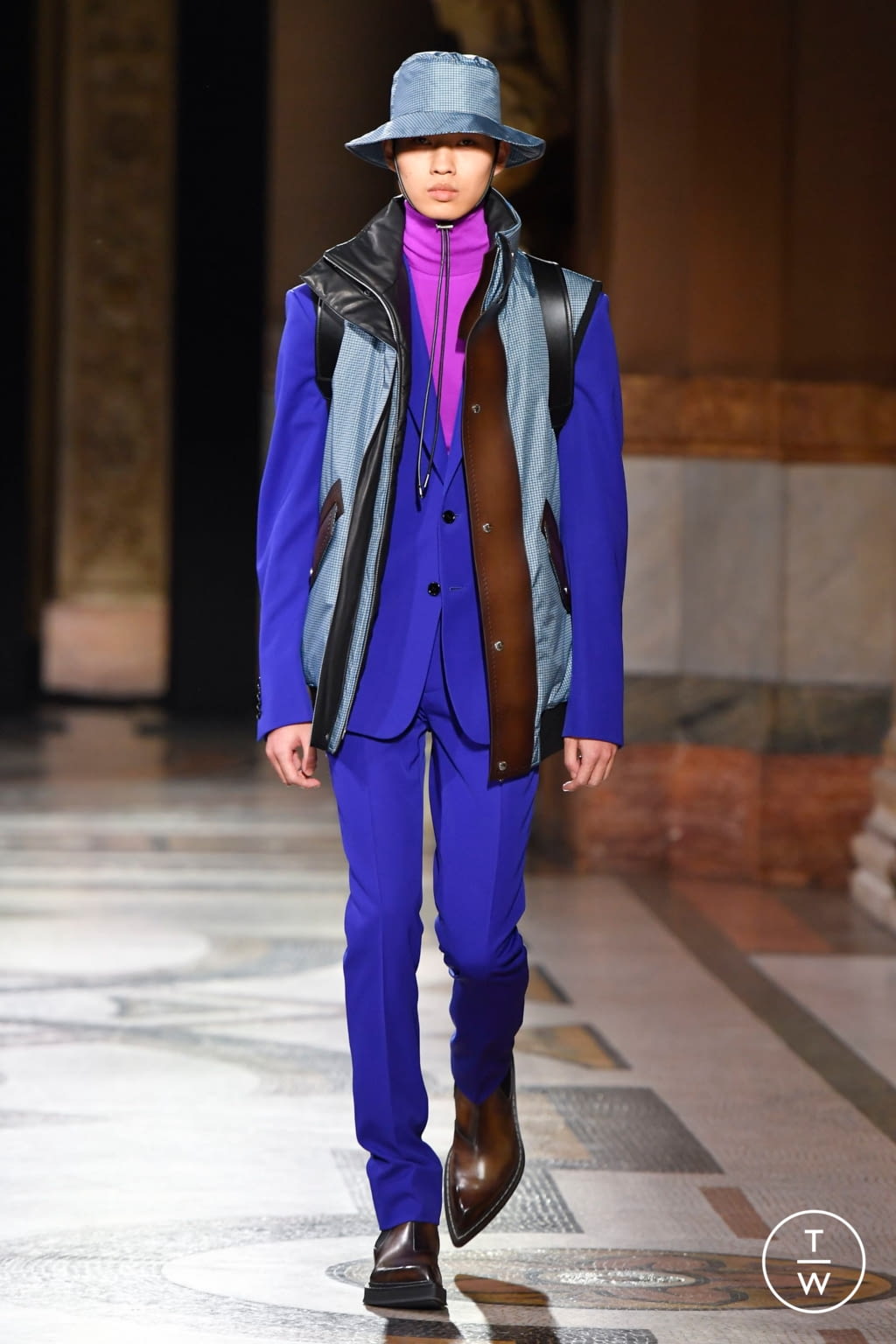 Fashion Week Paris Fall/Winter 2020 look 31 from the Berluti collection 男装