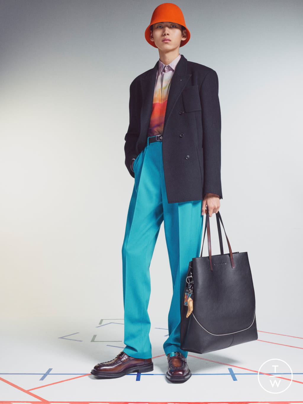 Fashion Week Paris Fall/Winter 2021 look 30 from the Berluti collection 男装