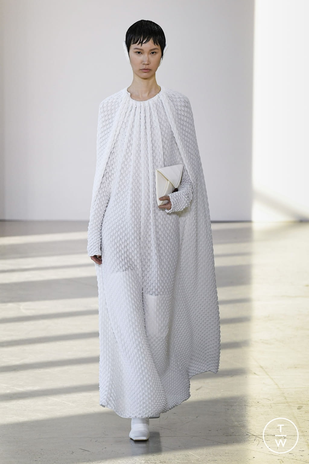 Fashion Week New York Fall/Winter 2022 look 3 from the Bevza collection womenswear