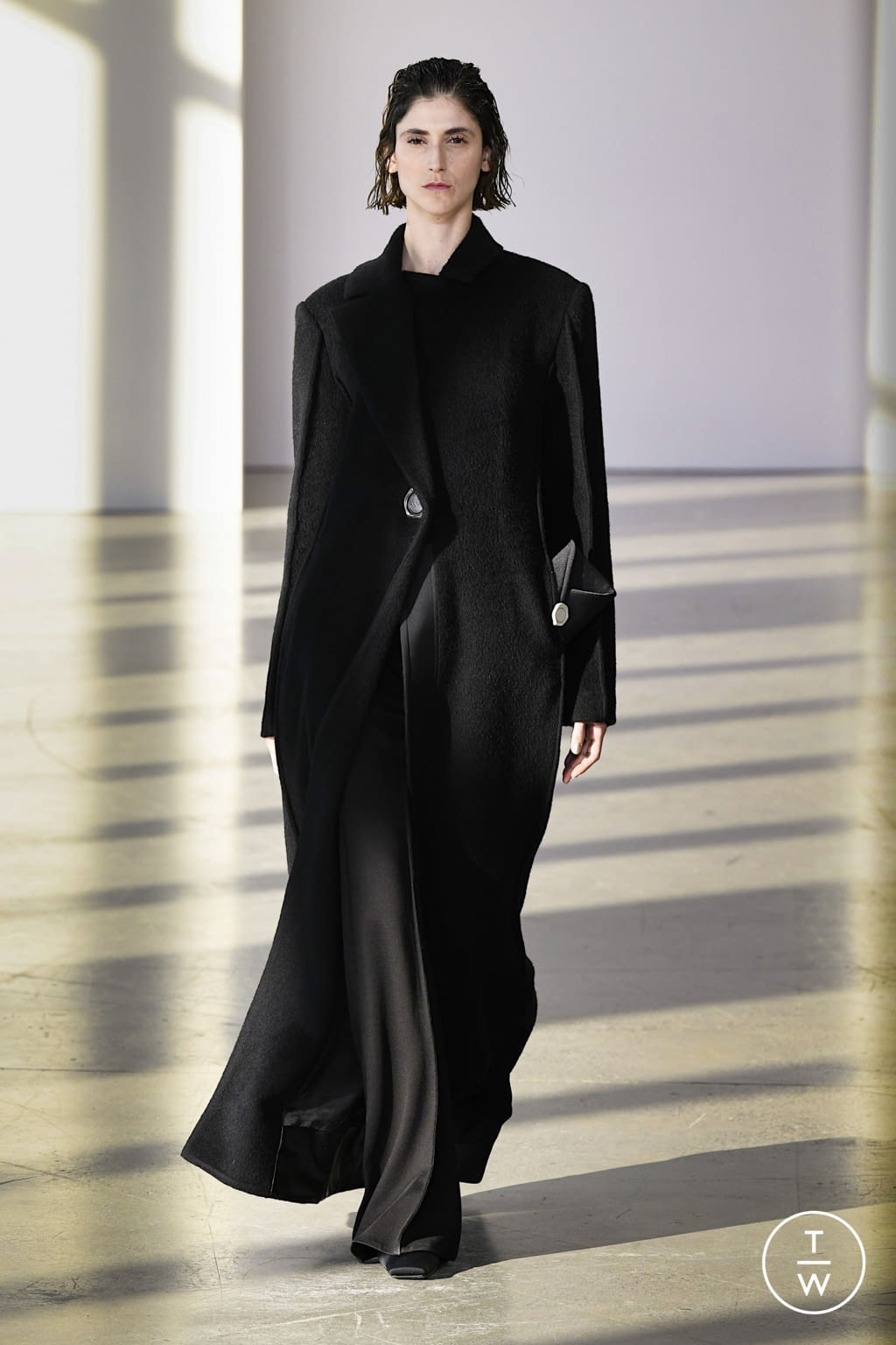 Fashion Week New York Fall/Winter 2022 look 6 from the Bevza collection womenswear