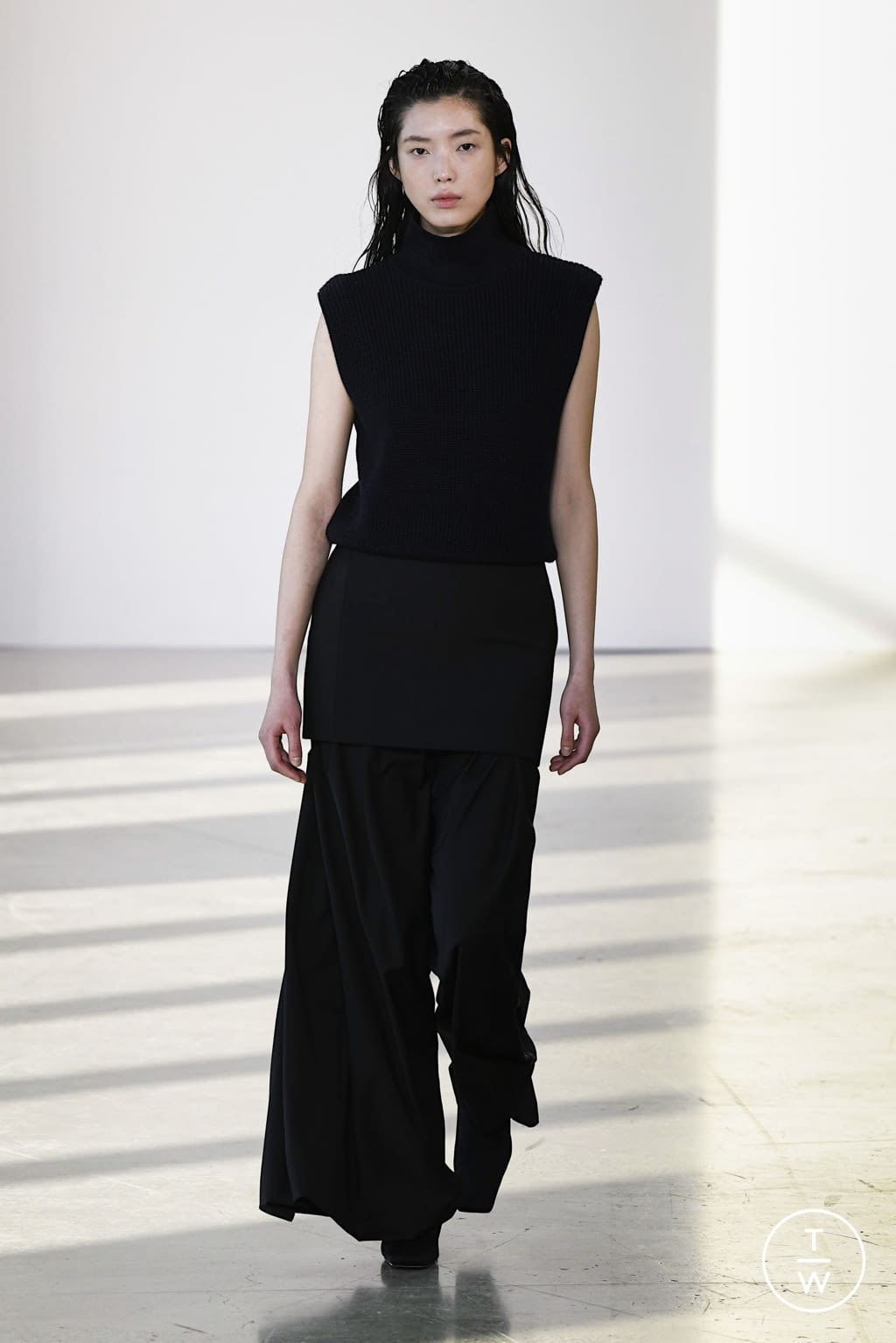 Fashion Week New York Fall/Winter 2022 look 8 from the Bevza collection womenswear