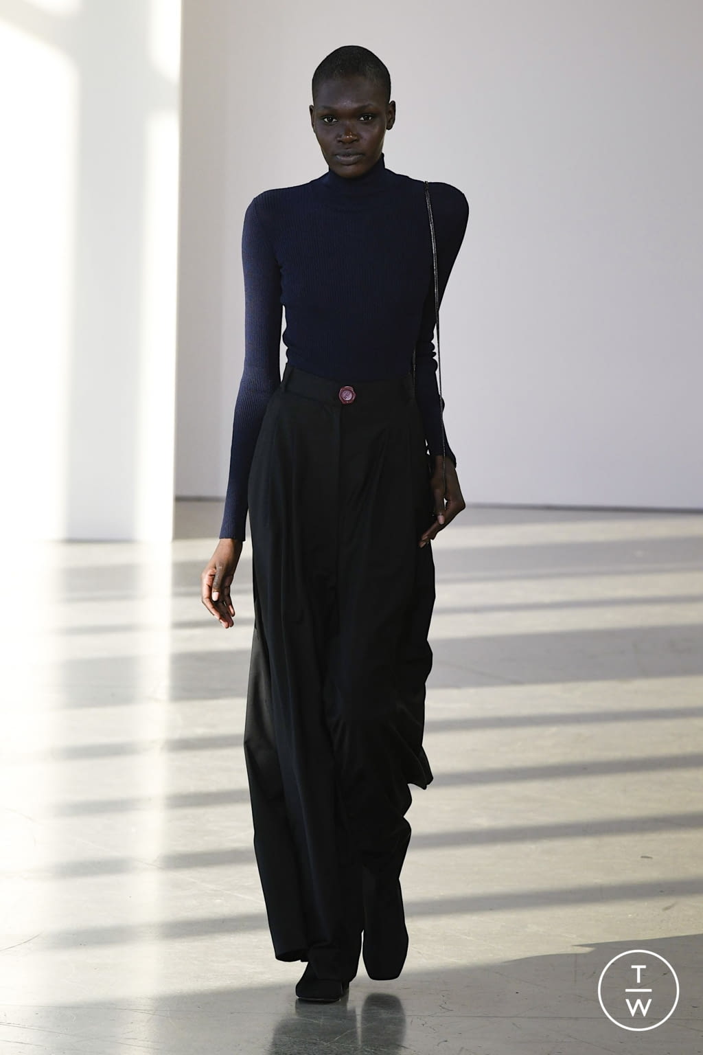 Fashion Week New York Fall/Winter 2022 look 10 from the Bevza collection womenswear