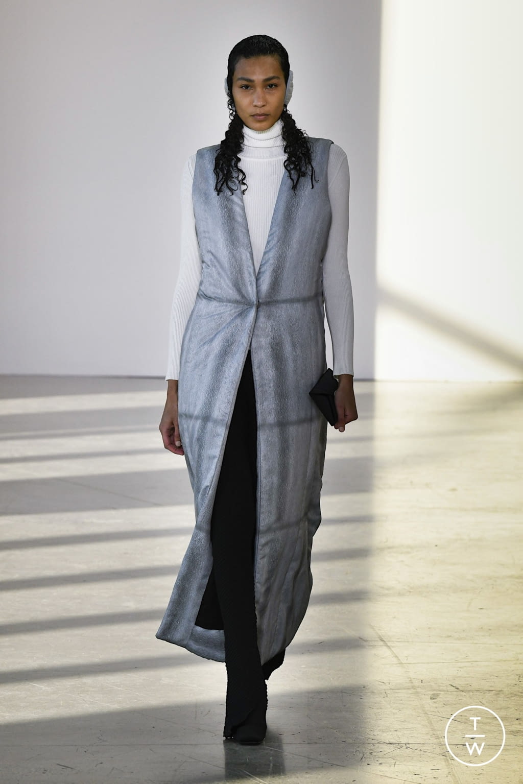 Fashion Week New York Fall/Winter 2022 look 14 from the Bevza collection womenswear