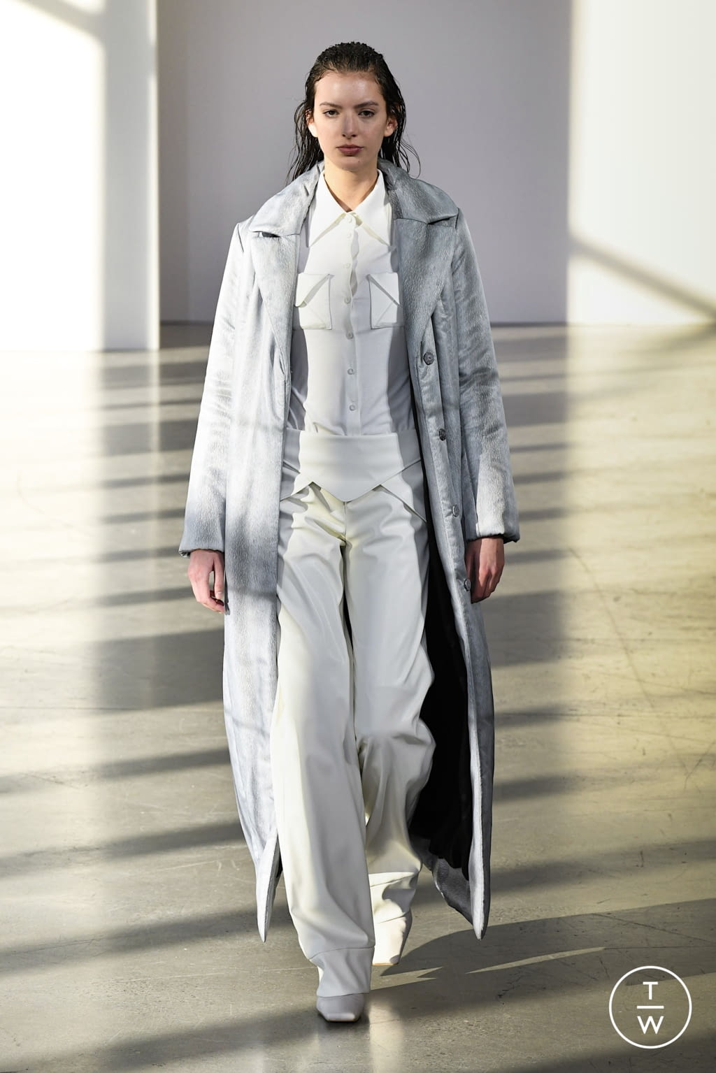 Fashion Week New York Fall/Winter 2022 look 16 from the Bevza collection womenswear