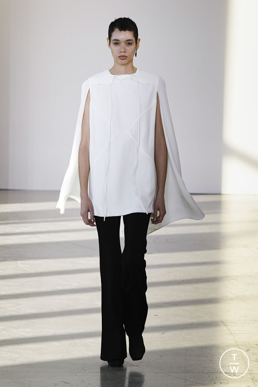Fashion Week New York Fall/Winter 2022 look 15 de la collection Bevza womenswear