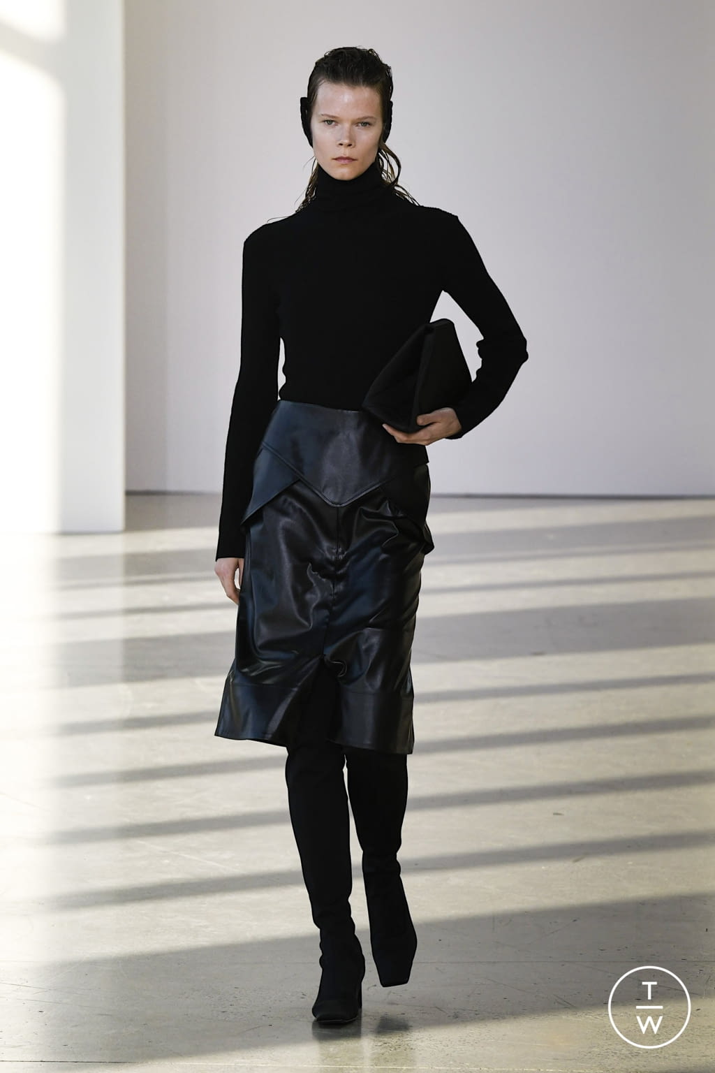 Fashion Week New York Fall/Winter 2022 look 20 from the Bevza collection womenswear