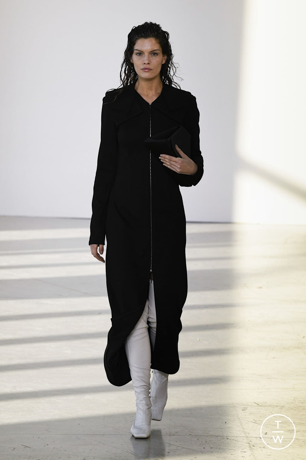 Fashion Week New York Fall/Winter 2022 look 22 from the Bevza collection womenswear