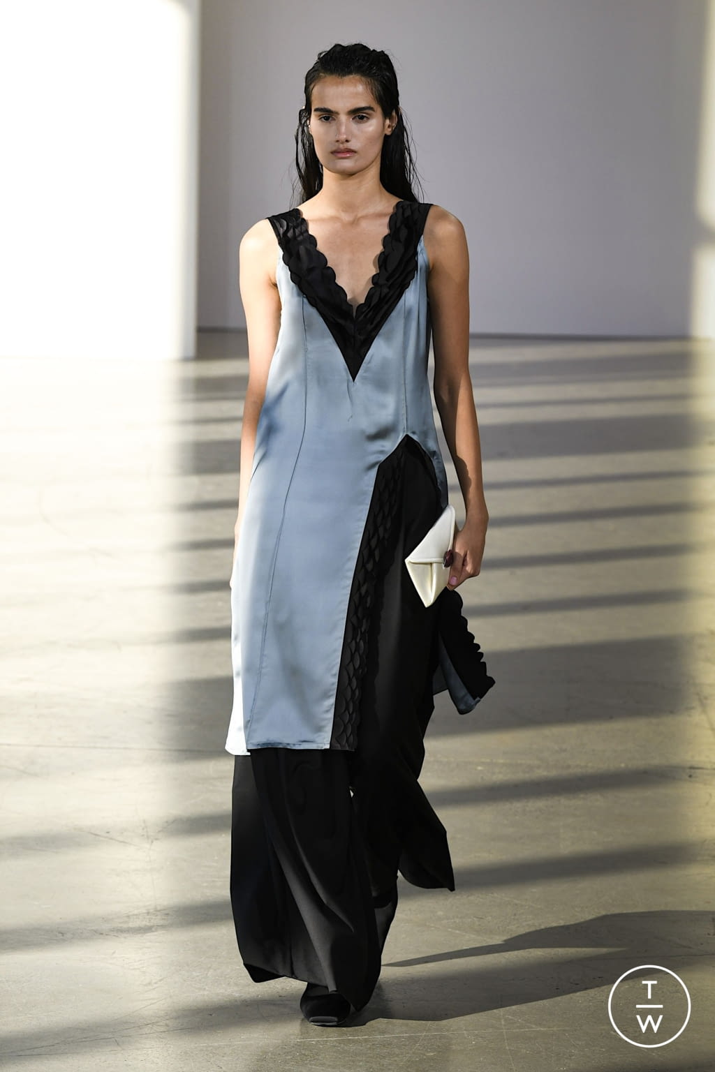 Fashion Week New York Fall/Winter 2022 look 28 de la collection Bevza womenswear