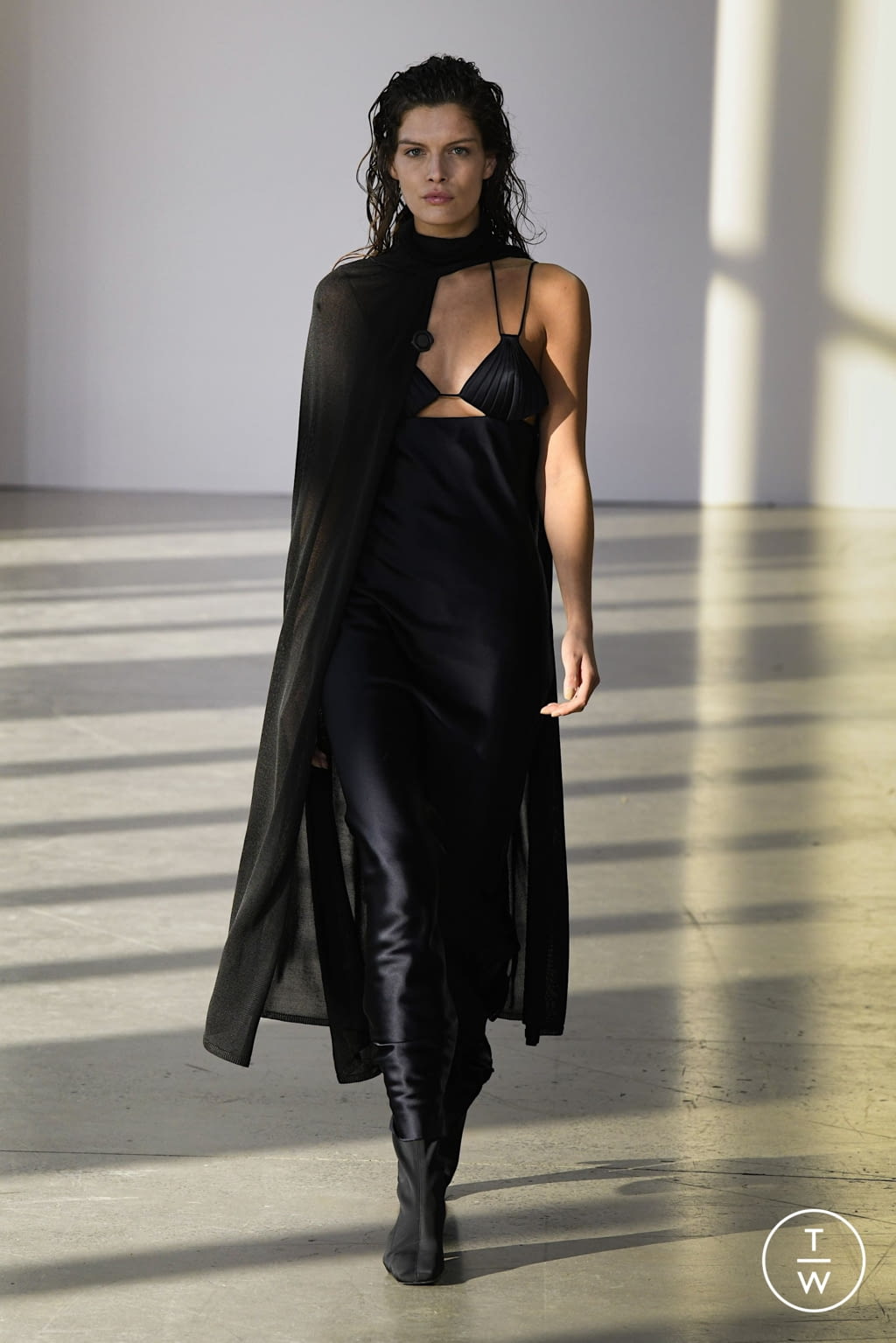 Fashion Week New York Fall/Winter 2022 look 30 from the Bevza collection womenswear
