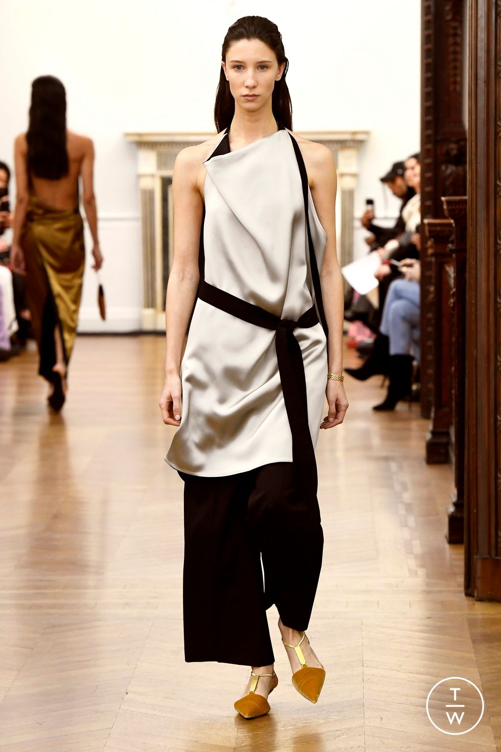Fashion Week New York Fall/Winter 2024 look 26 de la collection Bevza womenswear
