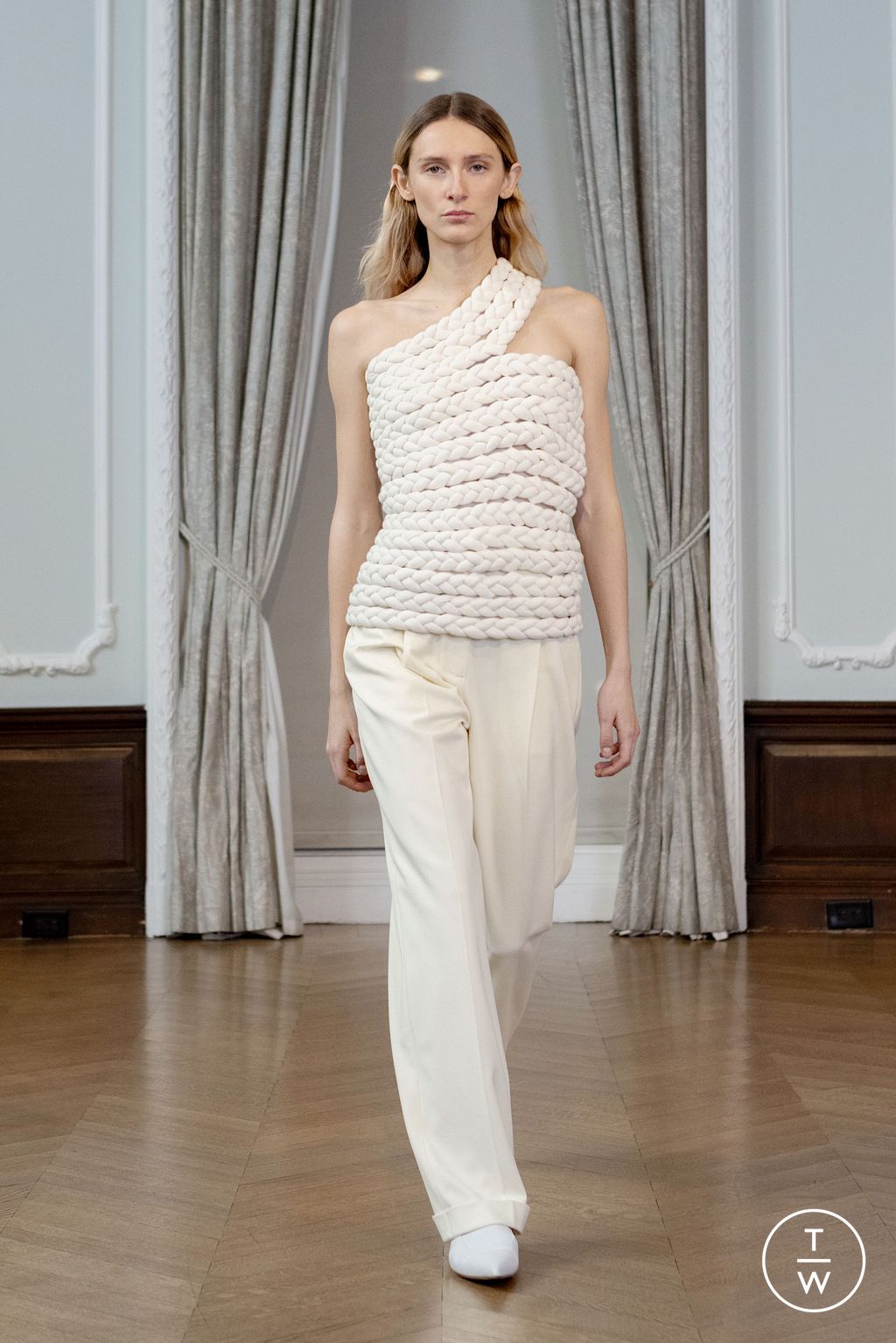 Fashion Week New York Fall/Winter 2025 look 2 de la collection Bevza womenswear