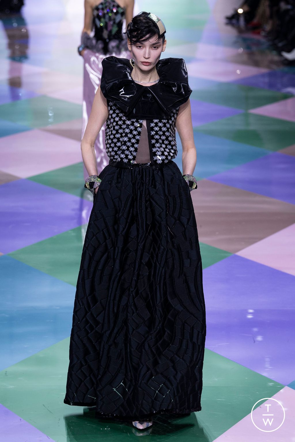 Fashion Week Paris Spring/Summer 2023 look 41 from the Giorgio Armani Privé collection couture