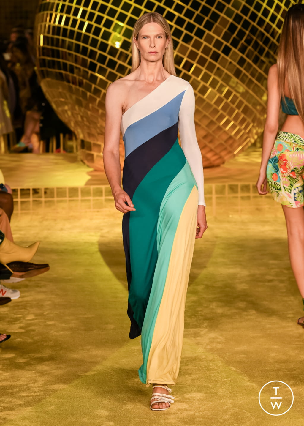 Fashion Week New York Spring/Summer 2022 look 27 de la collection Staud womenswear