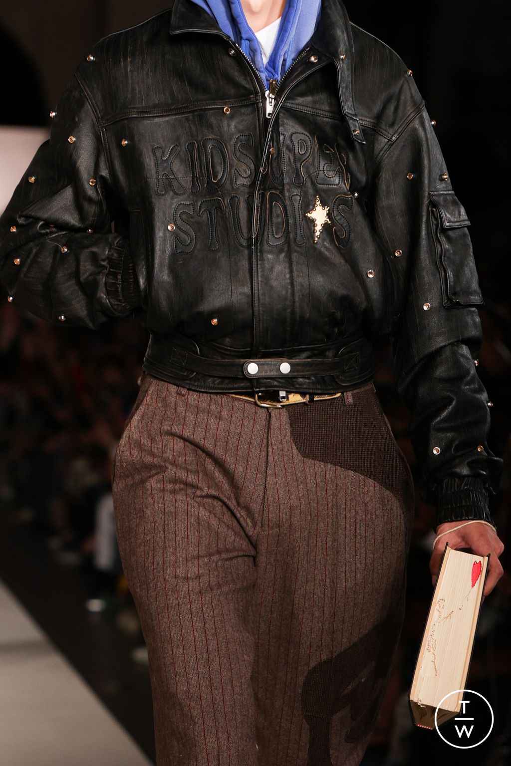 Fashion Week Paris Spring/Summer 2026 look 10 from the Kidsuper collection 男装配饰