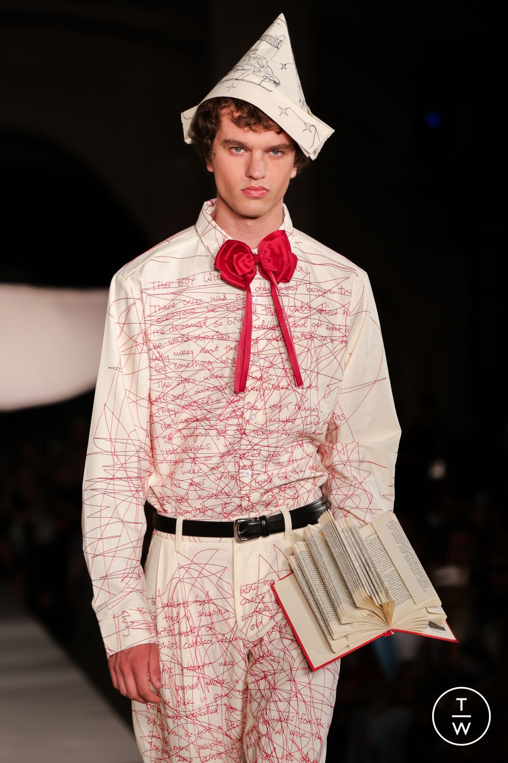 Fashion Week Paris Spring/Summer 2026 look 12 de la collection Kidsuper menswear accessories