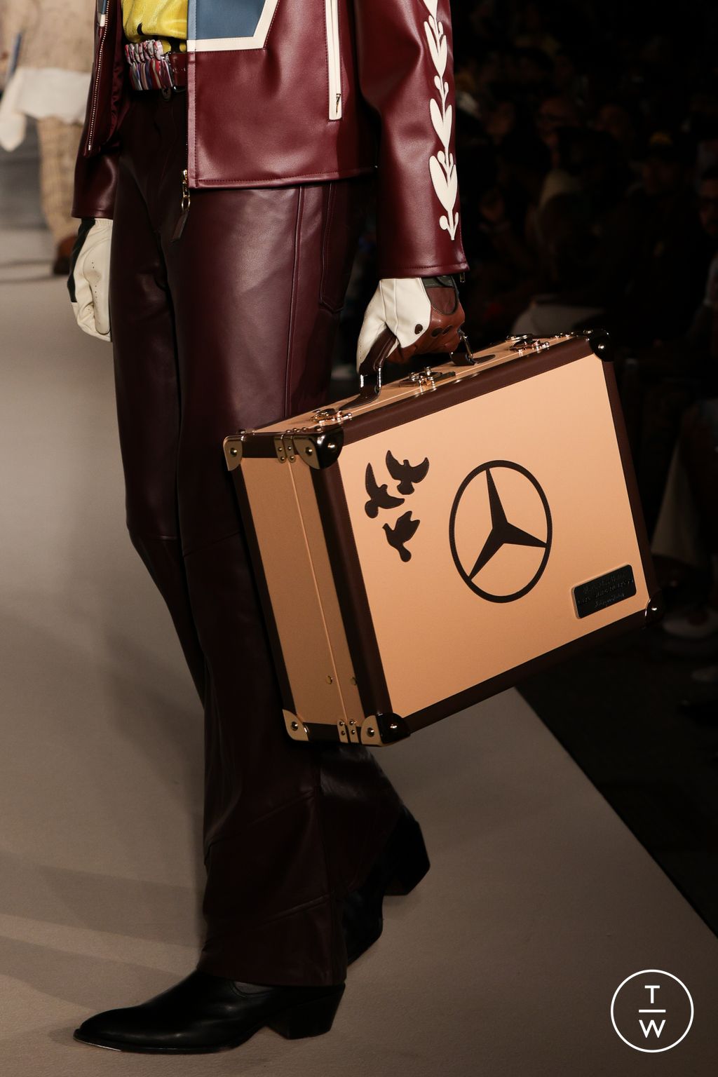 Fashion Week Paris Spring/Summer 2026 look 15 de la collection Kidsuper menswear accessories