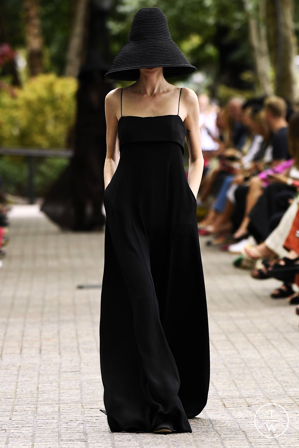 Fashion Week New York Spring/Summer 2023 look 32 from the Adam Lippes collection womenswear