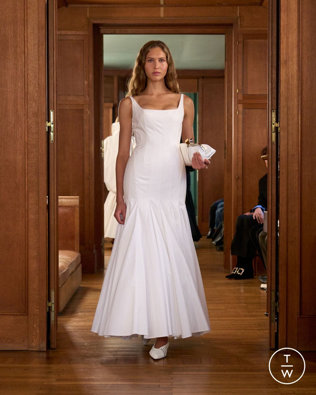 Fashion Week Paris Spring/Summer 2025 look 1 from the Jacquemus collection menswear