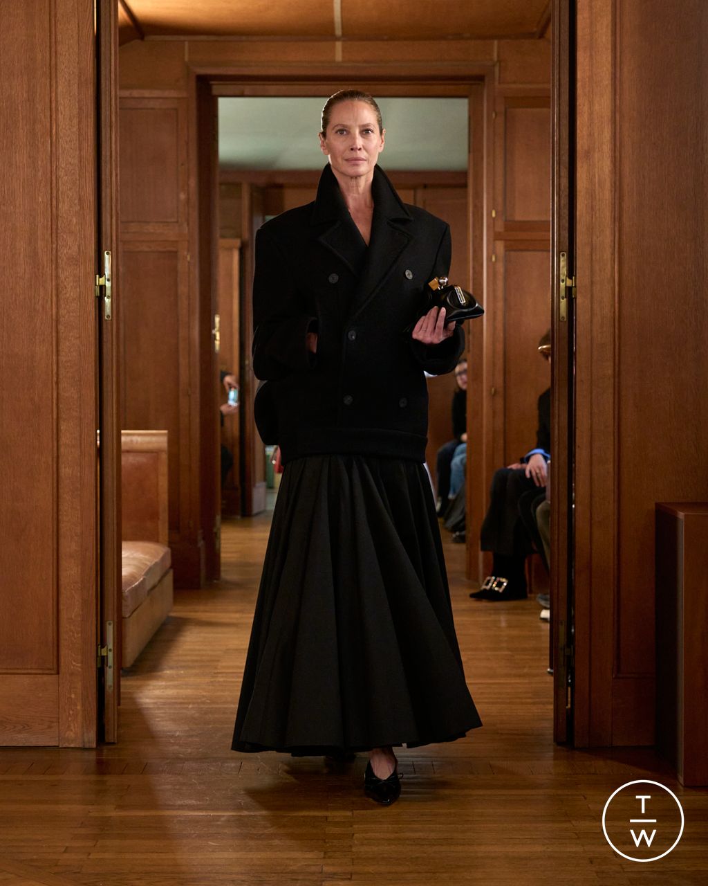 Fashion Week Paris Spring/Summer 2025 look 2 from the Jacquemus collection menswear