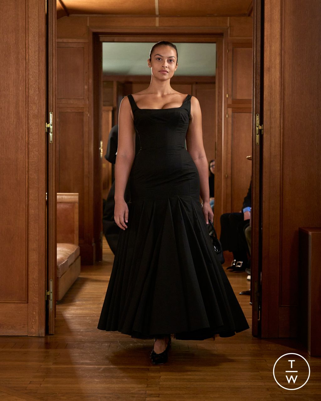 Fashion Week Paris Spring/Summer 2025 look 8 from the Jacquemus collection menswear