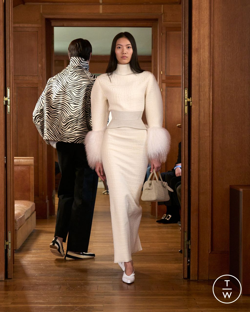 Fashion Week Paris Spring/Summer 2025 look 30 from the Jacquemus collection menswear