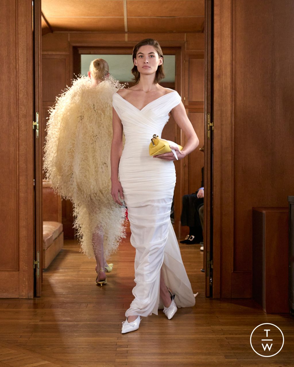 Fashion Week Paris Spring/Summer 2025 look 38 from the Jacquemus collection menswear