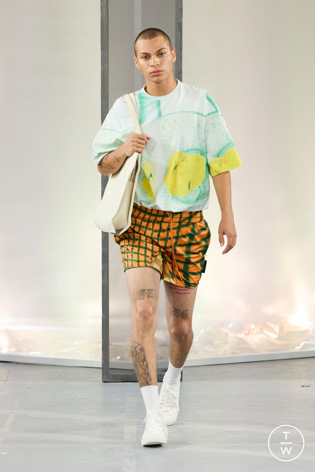 Fashion Week Paris Spring/Summer 2023 look 4 de la collection Bianca Saunders menswear