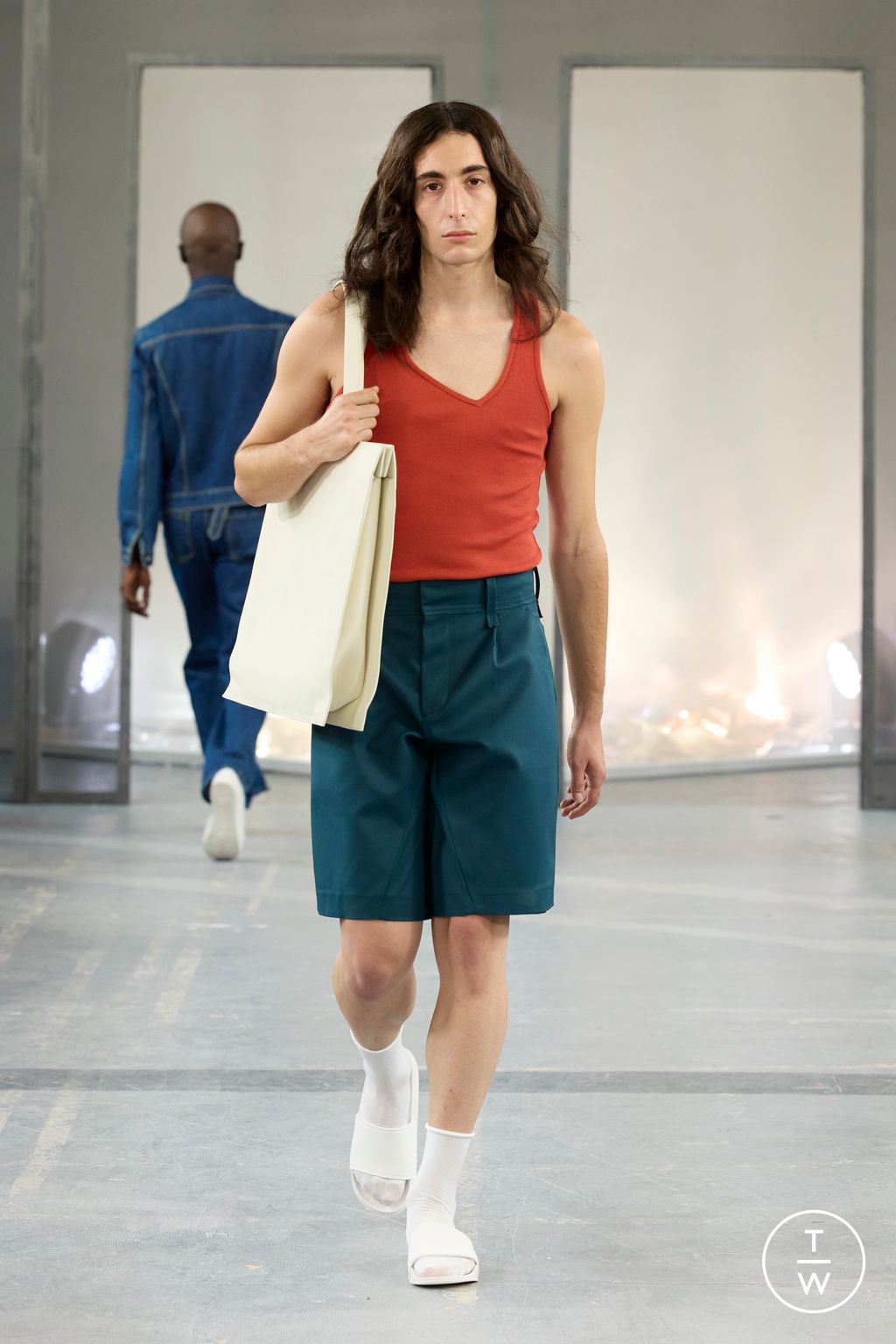 Fashion Week Paris Spring/Summer 2023 look 8 from the Bianca Saunders collection 男装